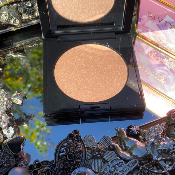 PAT MCGRATH SKINFETISH DIVINE GLOW HIGHLIGHTER, GOLDEN MOONLIGHT - Picture 3 of 7